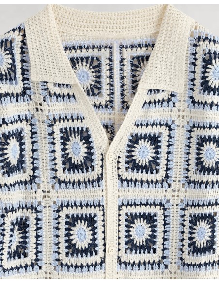 Chemisette en crochet bleu