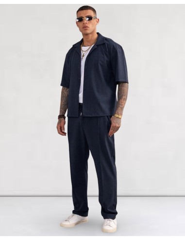 Ensemble classe et fluide à fine rayure bleu marine