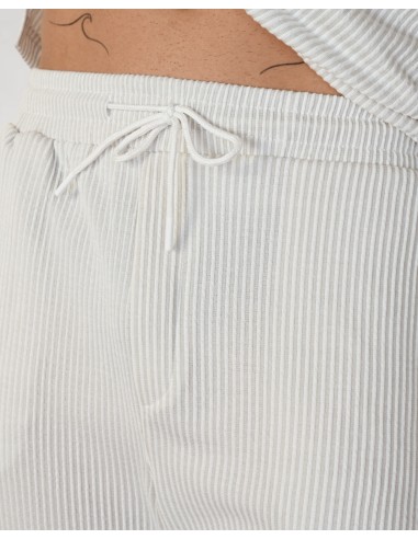 Short rayé gris et blanc