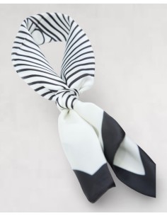 Foulard blanc et noir