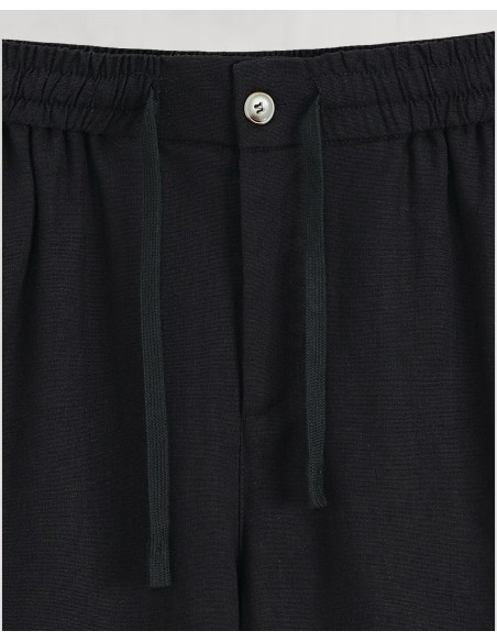 Short en lin à lacets noir