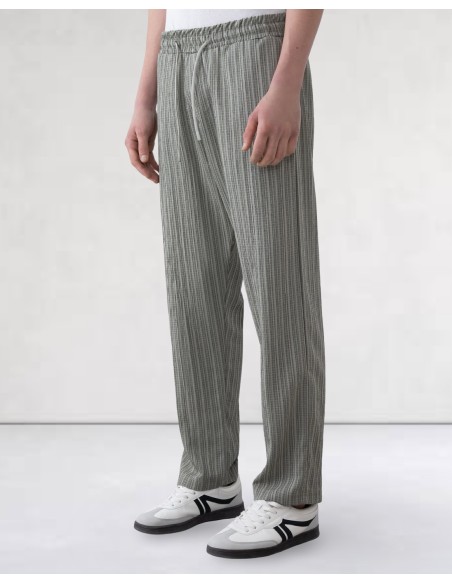 Pantalon fin en toile rayée vert
