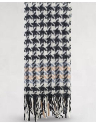 Echarpe noire à carreaux a franges