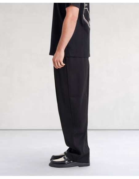 PANTALON NOIR COUPE DECONTRACTEE AVEC PLIS
