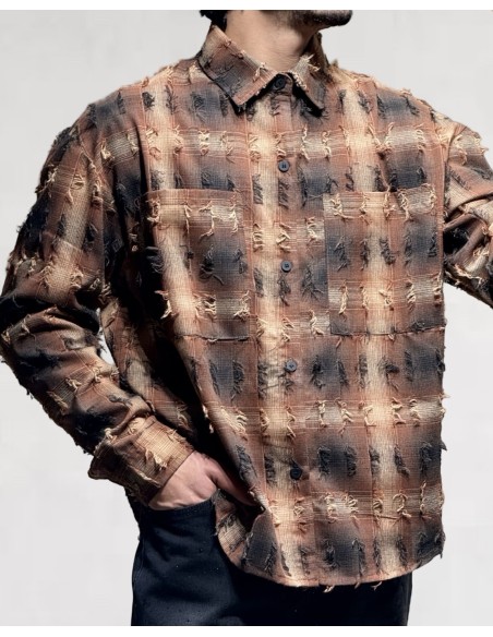 Chemise rayée légère effet destroy marron