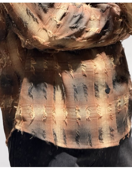 Chemise rayée légère effet destroy marron