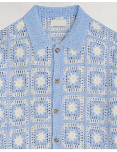 CHEMISETTE A MOTIFS EN CROCHET BLEU CIEL