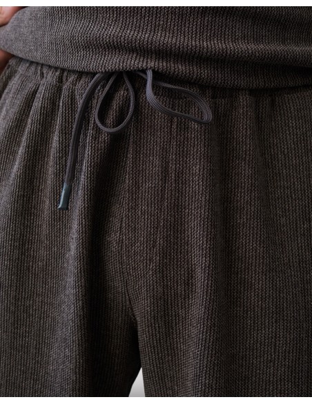 SHORT TEXTURÉ SOUPLE MARRON